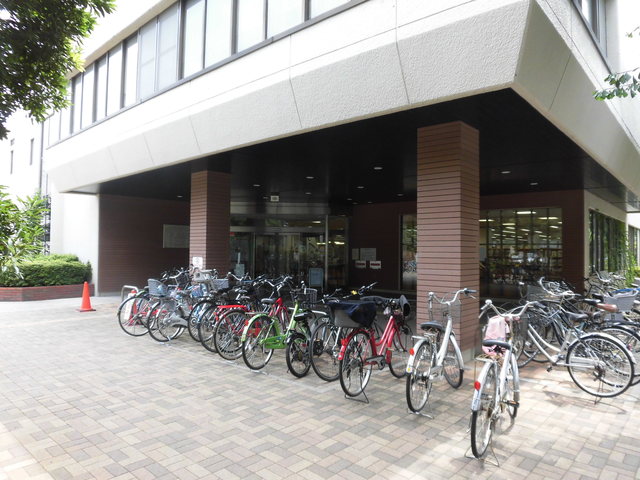 パークヒルズシャンテ　Ｅ棟E-1号室 【図書館】練馬区立大泉図書館まで239ｍ