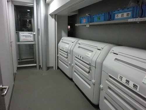 マークスタワー13階 ゴミ置場