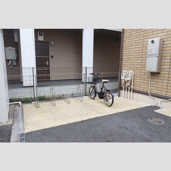 ルミナスビラGRANDE101号室 駐輪場