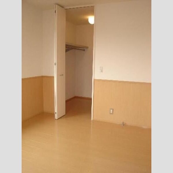 リビングタウン西大宮　Ⅰ 北側洋室6帖(広々ウォークインクローゼット有り☆)