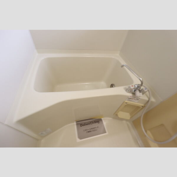 ハイツ・サンピーチ　B 追い焚き給湯機能付き浴室(小窓付)