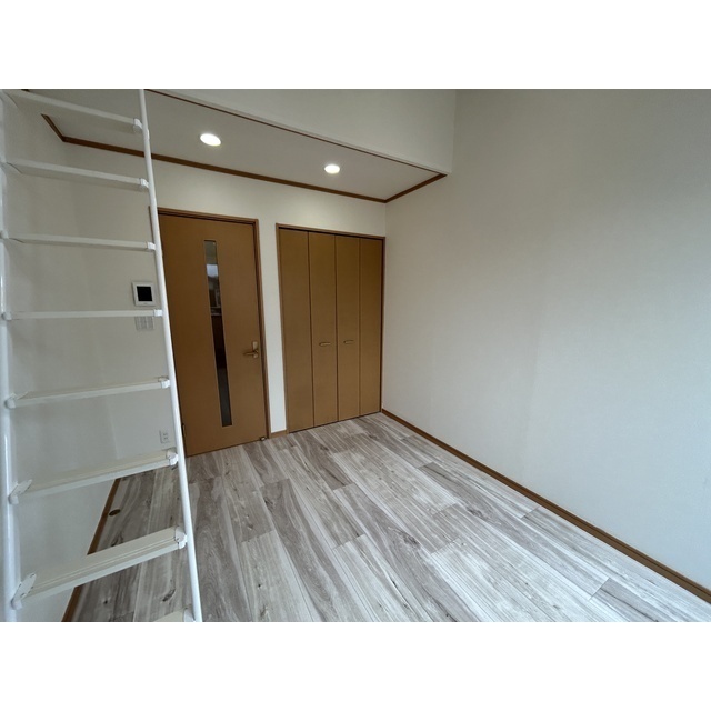 アーバングレース参番館204号室 リビング