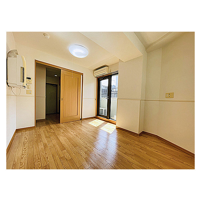 コスモリード大森町0201号室 リビング