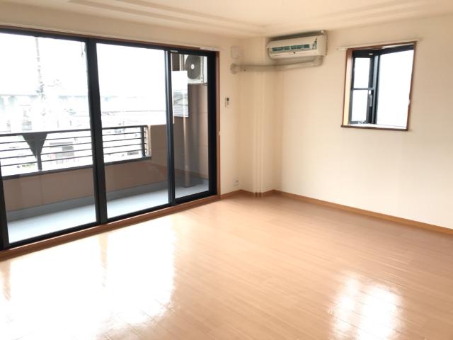 Ｊ．Ｓガーデン305号室 リビング