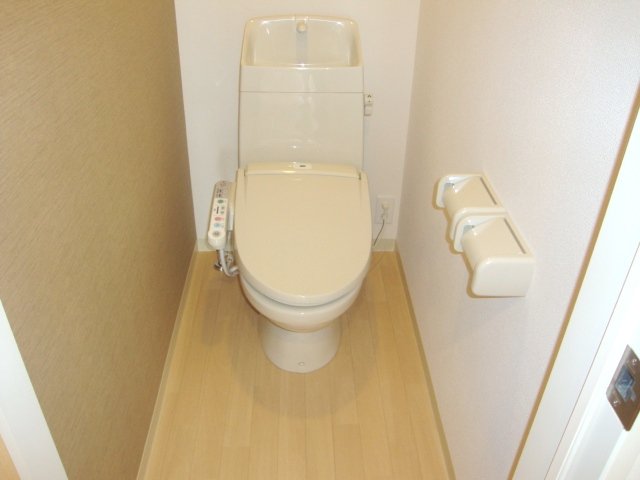 Ｃａｍｅｒａ　Ｆｅｌｉｃｅ102号室 シャワー付トイレ