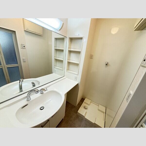 グランドゥール 洗髪洗面化粧台、室内洗濯機置き場