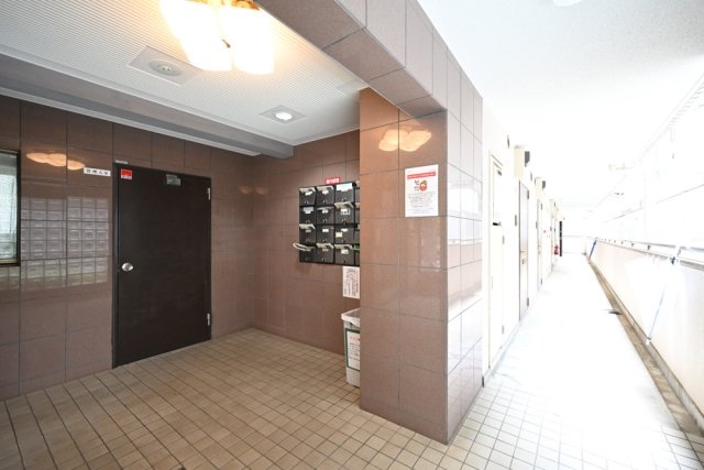 スカイコート西荻窪3階 エントランス