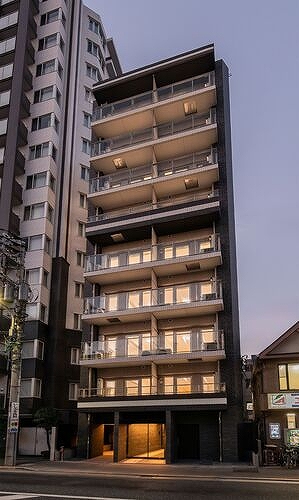 プレセダン石神井公園8階 建物外観（夕景）