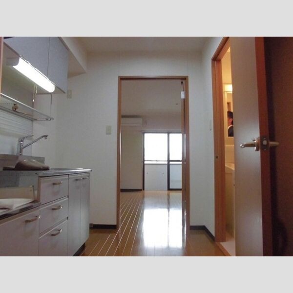 さがみ野セントラルビル　Ⅱ305号室 ■玄関から廊下を撮影しました■