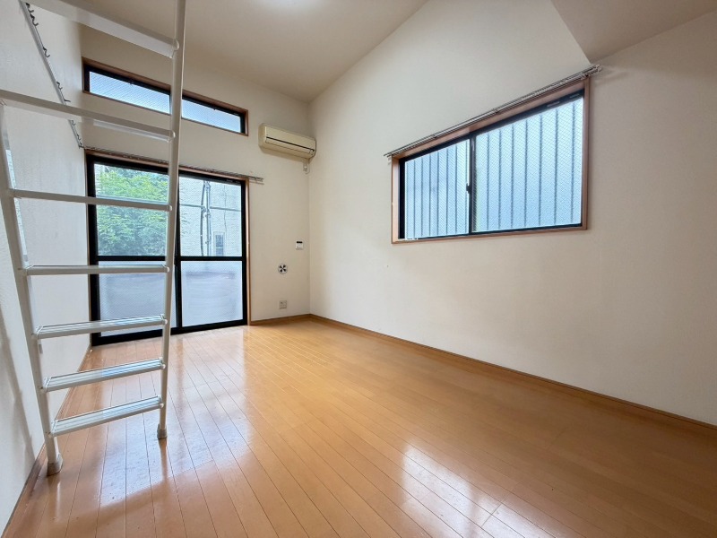 シャトルⅡ2階 別部屋の写真