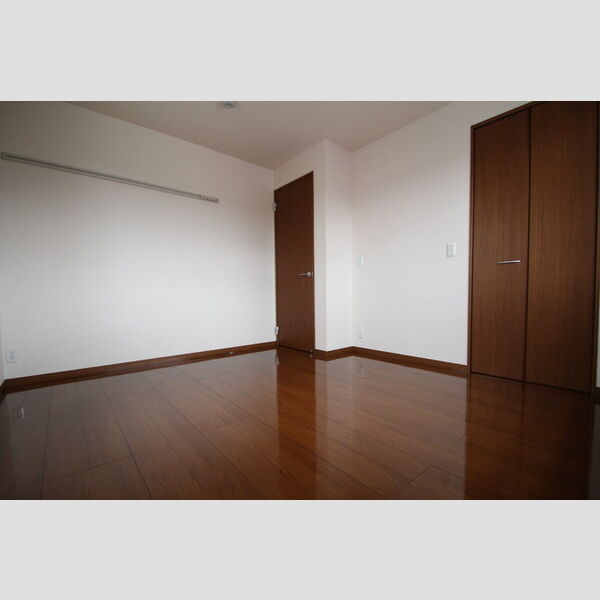 グランドソレーユ203号室 北側洋室