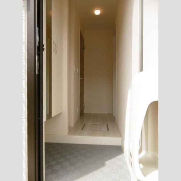 ラ・ヴェール石神井公園　B棟 玄関にトールタイプシューズBOX