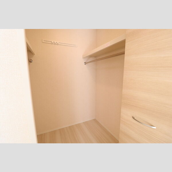 エスペランサ八幡宿202号室 収納