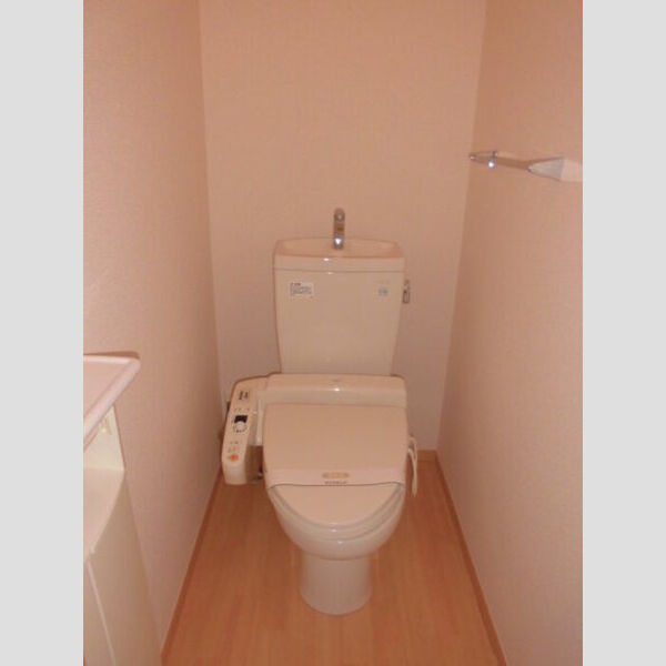 リヴィエール102号室 トイレ