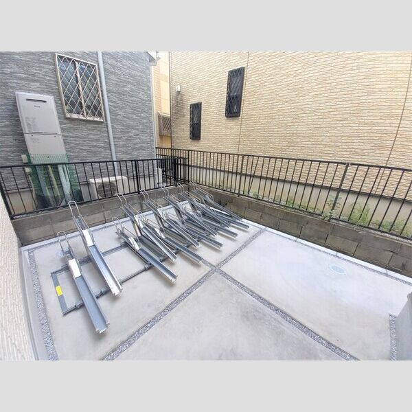 Dアヴァンス赤山301号室 駐輪場