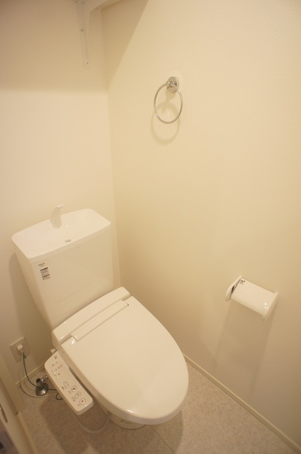 ラウレア千葉中央0102号室 ウォッシュレット