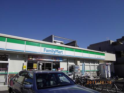 ライフ・ステージ 【コンビニエンスストア】ファミリーマート関町北二丁目店まで421ｍ