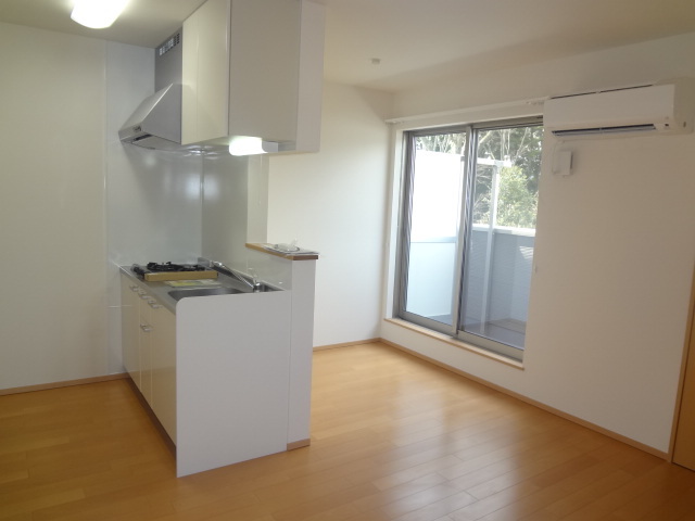 ハウス南参道 居室1