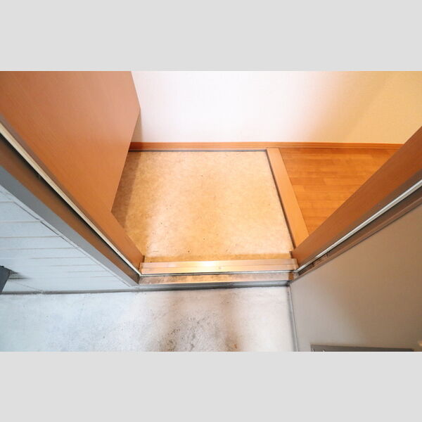 アーバンライフⅡ103号室 玄関