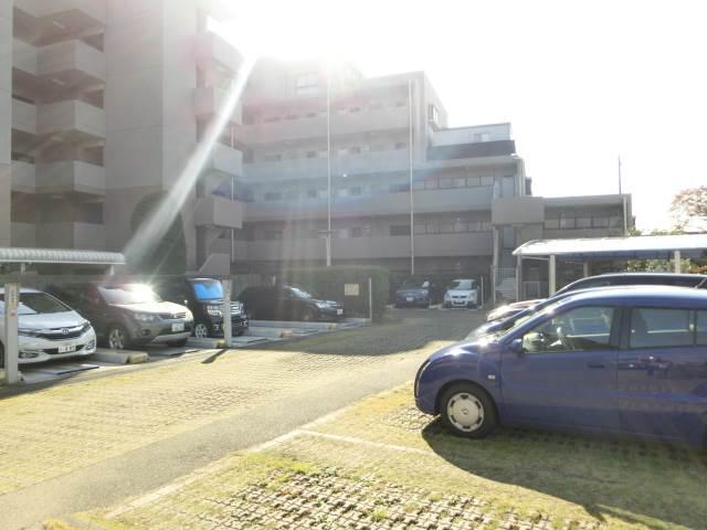 ア・ボートルサンテ東館 駐車場