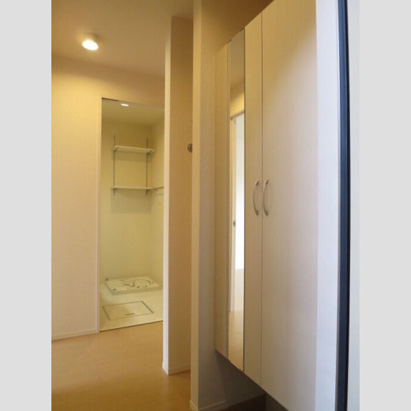 アネシス103号室 玄関