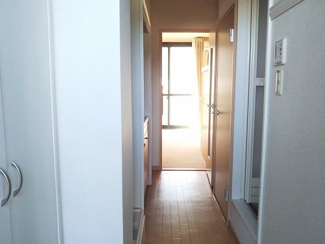 レオパレス幕張町ＬＡ１202号室 玄関