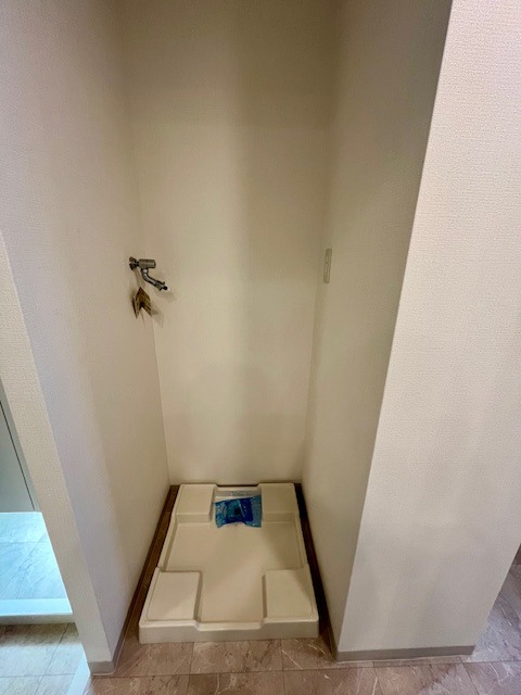 レジディア中落合C棟6階 洗濯機置場