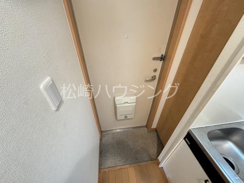 アジュール新井薬師2階 玄関