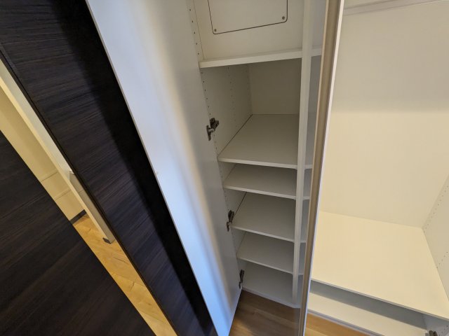 アゼスト堀切菖蒲園Ⅱ 収納