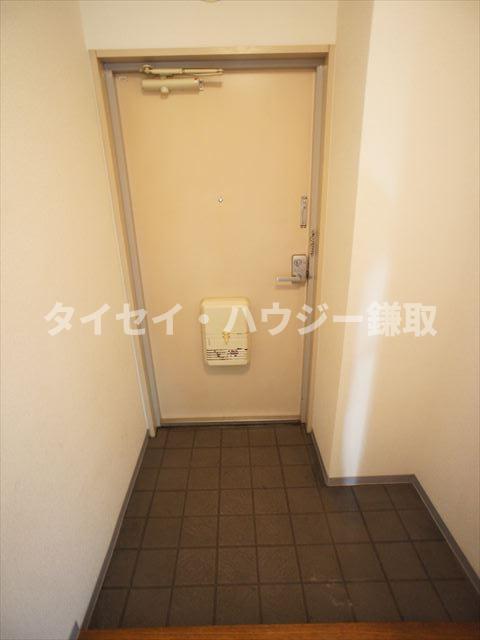 ルミエール若葉0101号室 玄関