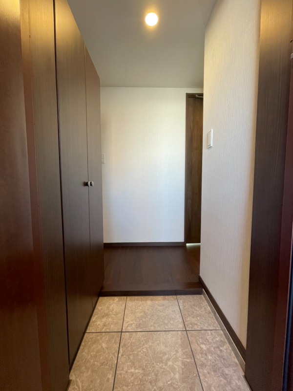 エクセレントアフィー横浜橋4階 玄関