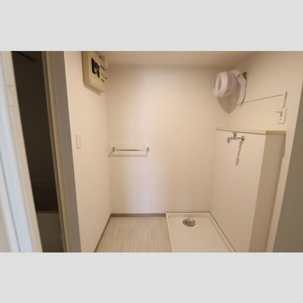 メゾンベルウッド408号室 洗面所