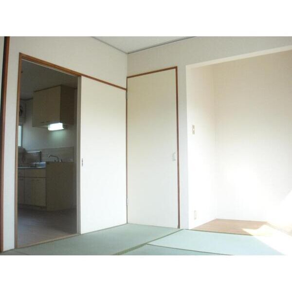 エステートピア都岡 リビング