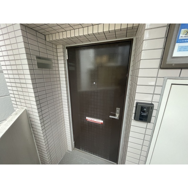ロイヤルコート大岡山103号室 玄関