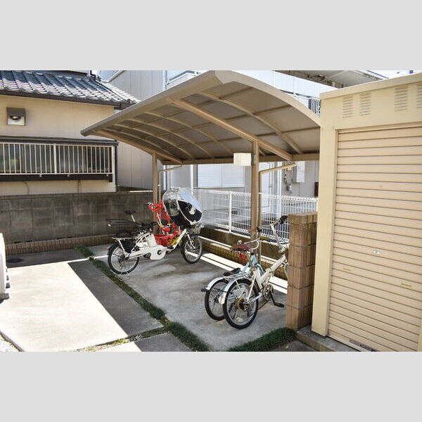 サンガーデン201号室 駐輪場