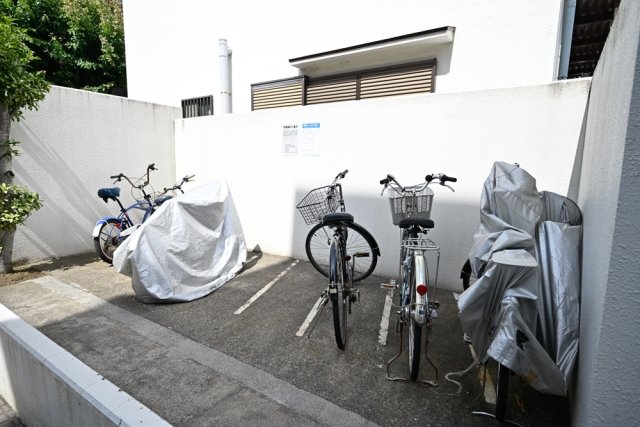 スカイコート練馬2階 駐輪場