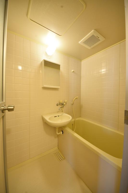 アベニューイン2階 バス