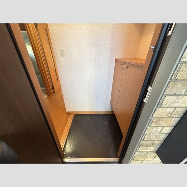 リヴェール　AB 玄関