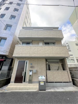 Three Arrows 関内2階 外観