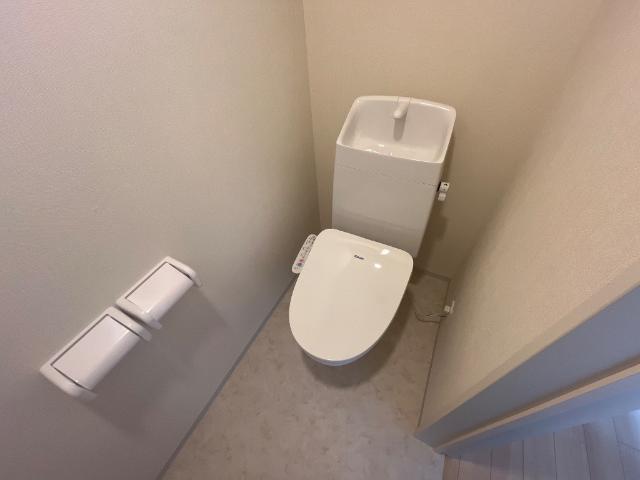 ラ・ベル・オロール103号室 トイレ