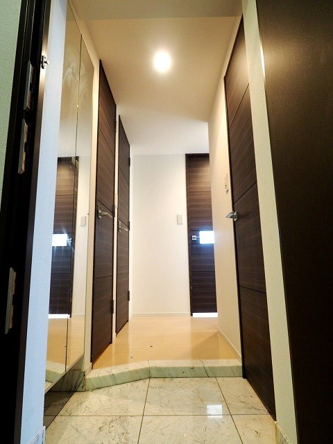 レジディア広尾南10階 玄関