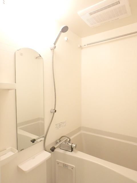 ガーラ・シティ王子 浴室乾燥機付きバスルーム