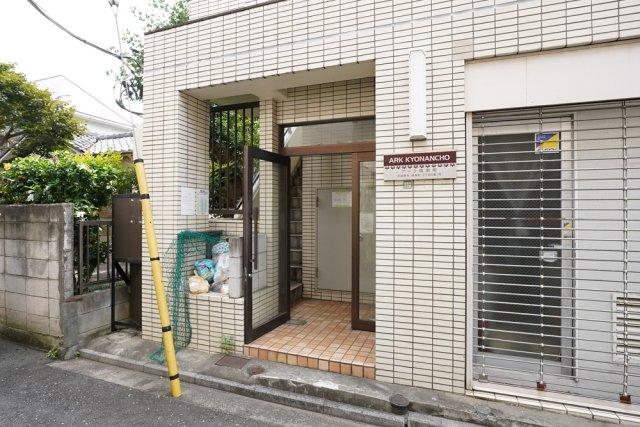 アーク境南町2階 エントランス