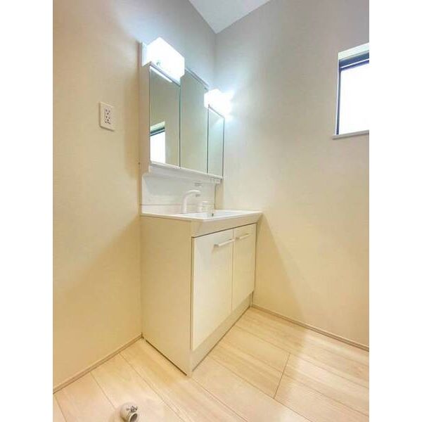 Sumai-toさいたま市西区指扇010001号室 独立洗面台