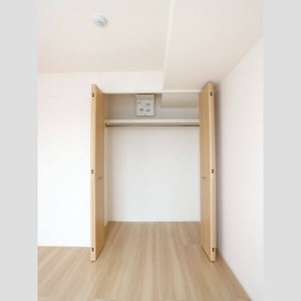 VILLETTA 洋室6帖　クローゼット