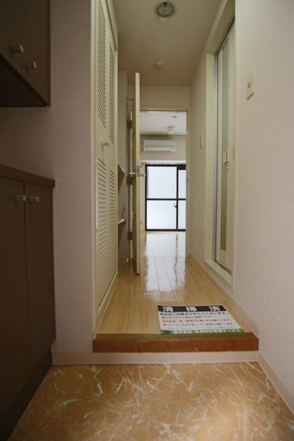 横浜平沼ダイカンプラザ三号館9階 玄関