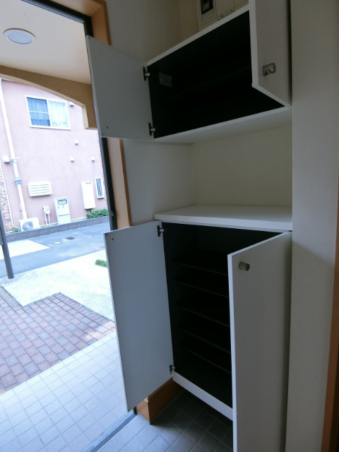 市川ガーデンヴィラ シューズボックス