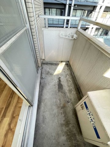 スカイコート横浜日ノ出町 バルコニー
