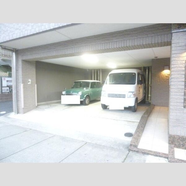 フォアグランデ401号室 駐車場(要空き確認)