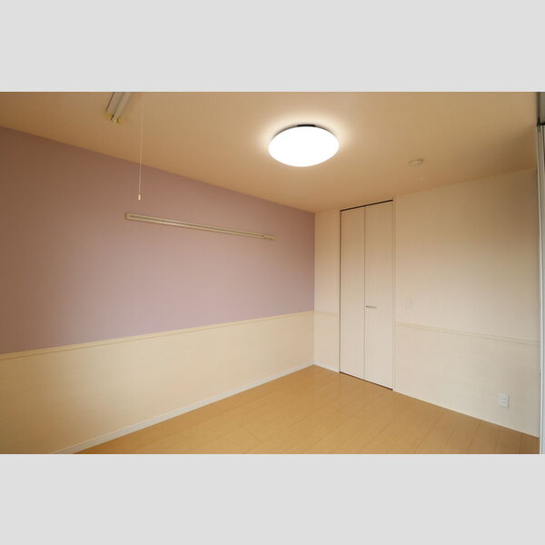 ピーノフォーリア　弐番館201号室 洋室